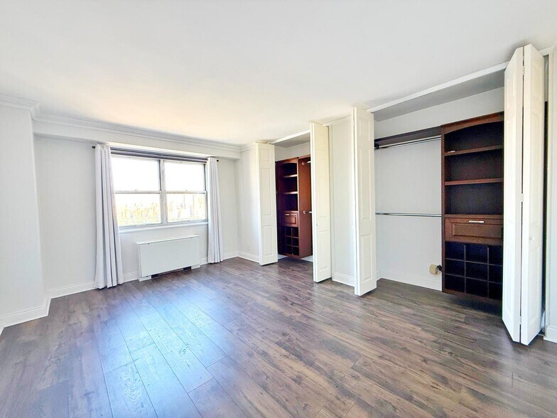 Building Photo - 6600 Boulevard E