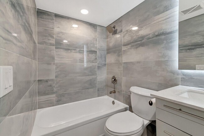 Building Photo - 6420 Boca Del Mar Dr