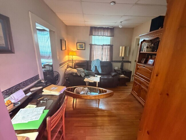 Building Photo - 1041 Lower Plain