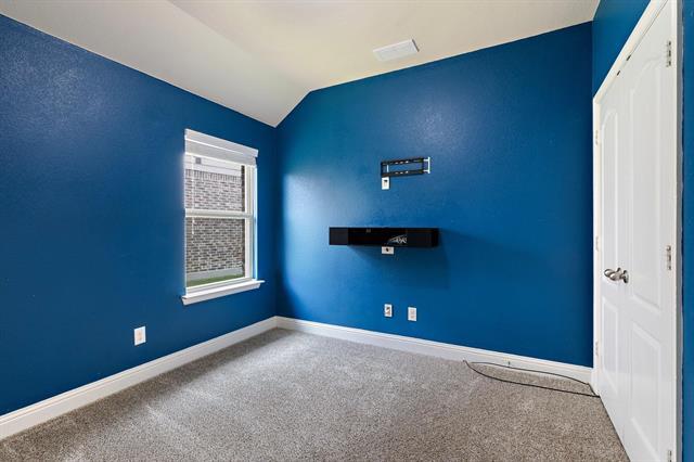 Building Photo - 920 Kinghaven Dr