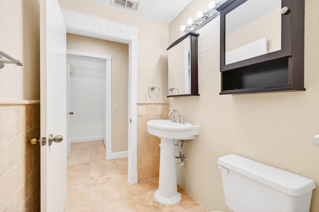 Building Photo - 10574 Wheelhouse Cir