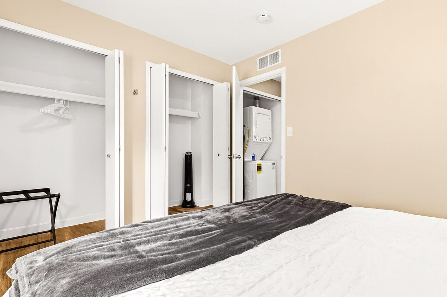 Building Photo - 18459 Sharon Ln