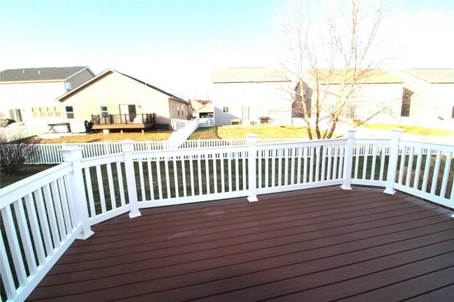 Building Photo - 643 Country Heights Dr