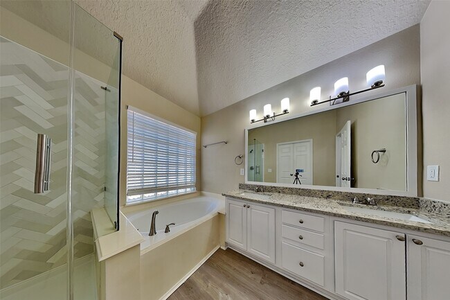 Building Photo - 11019 Sentry Ct