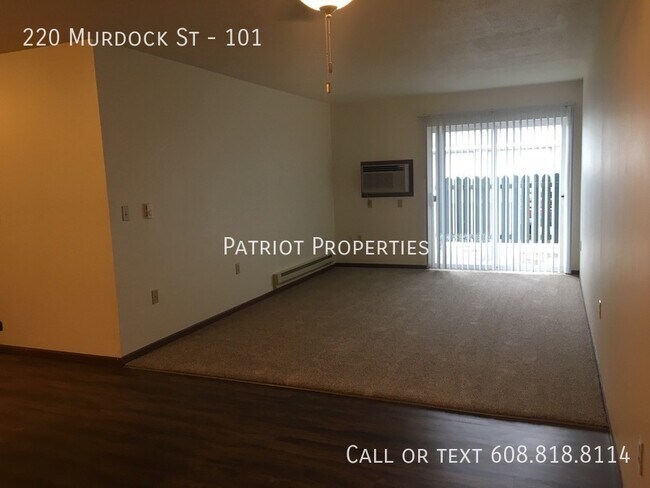 Building Photo - 220 Murdock St