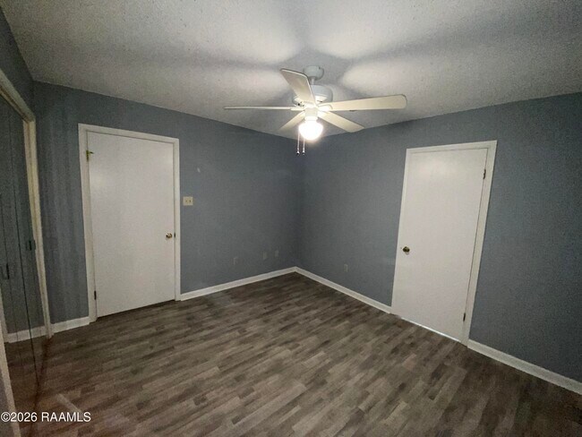 Building Photo - 5628 Moorstone Dr