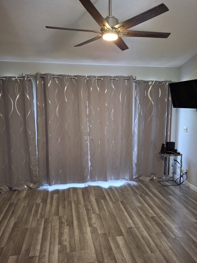 Building Photo - 150 SWS Dr