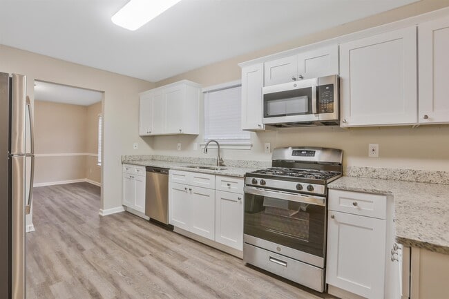 Building Photo - 5240 Rock Pl Dr SW