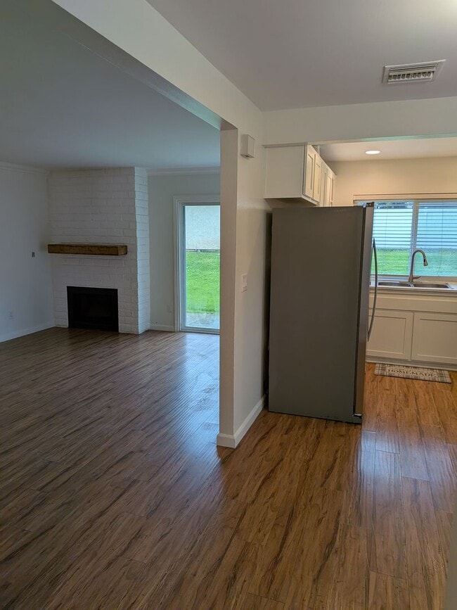 Building Photo - Beautiful Single-Story Home for Rent in La Verne