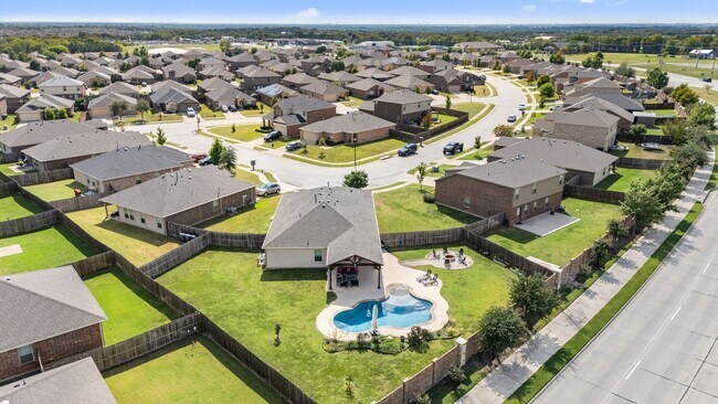 Building Photo - 1312 Cedar Hollow Dr