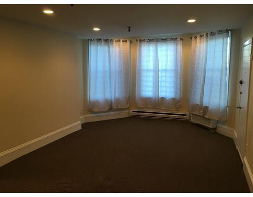 Building Photo - 486 Beacon St