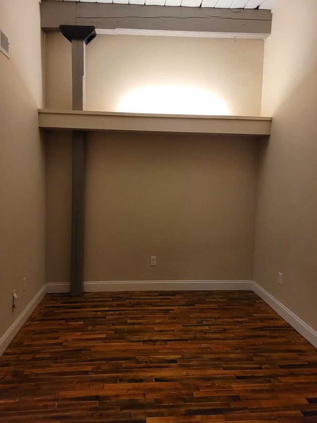 Building Photo - 109 N Hayne St