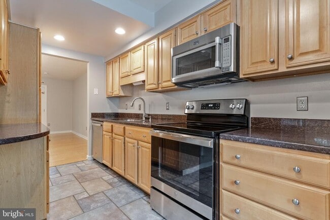 Building Photo - 6414 Old Scotts Ct