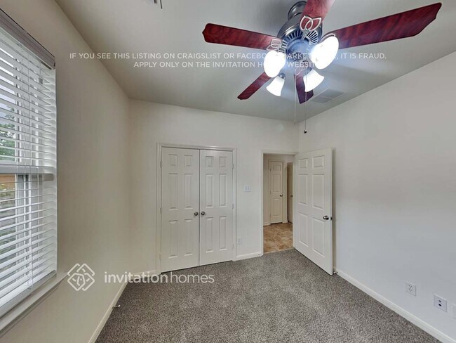 Building Photo - 17247 Marquette Point Ln