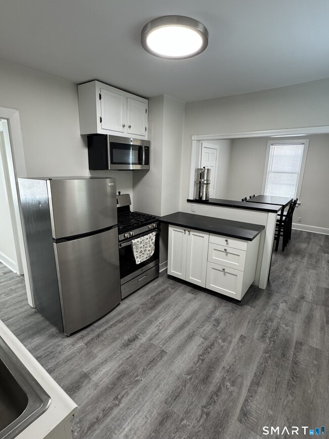 Building Photo - 67 Hanford Ave