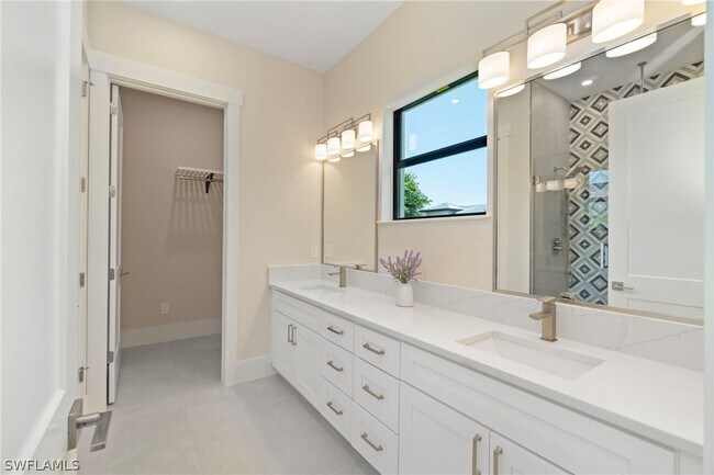 Building Photo - 2769 Van Buren Ave