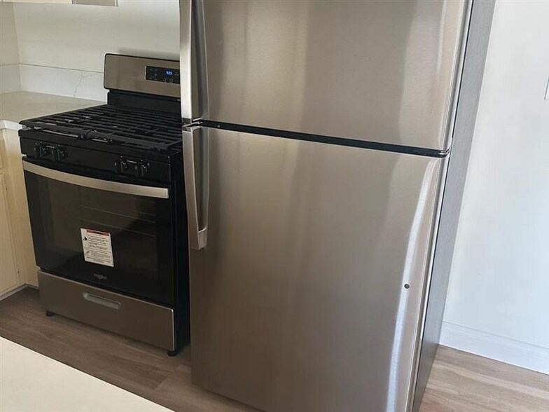 Building Photo - 2425 Purdue Ave