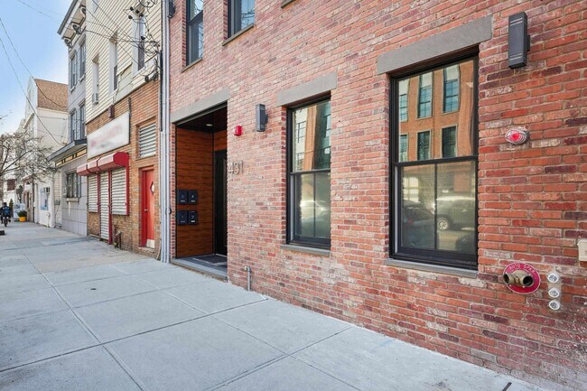 Building Photo - 431 Palisade Ave