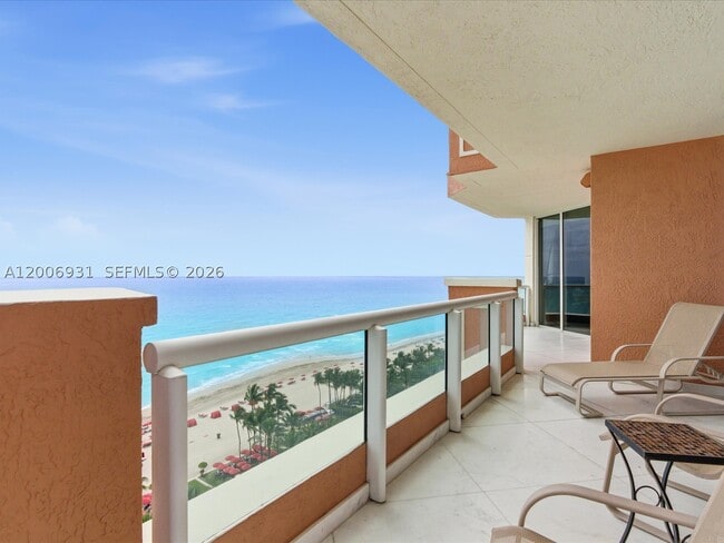 Building Photo - 17875 Collins Ave