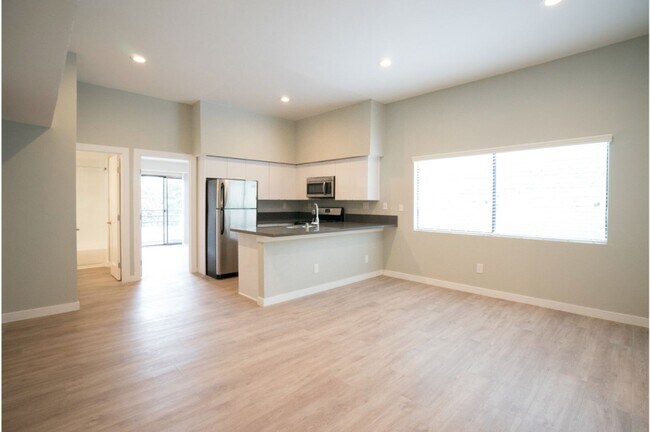 Interior Photo - 3426 West 1st St