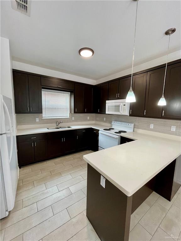 Building Photo - 12 Valeria St