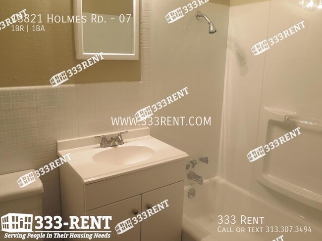 Building Photo - 13821 Holmes Rd
