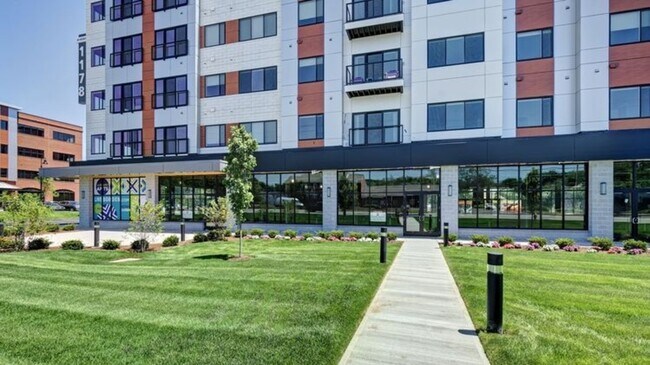 Building Photo - 1160-1178 Silas Deane Hwy