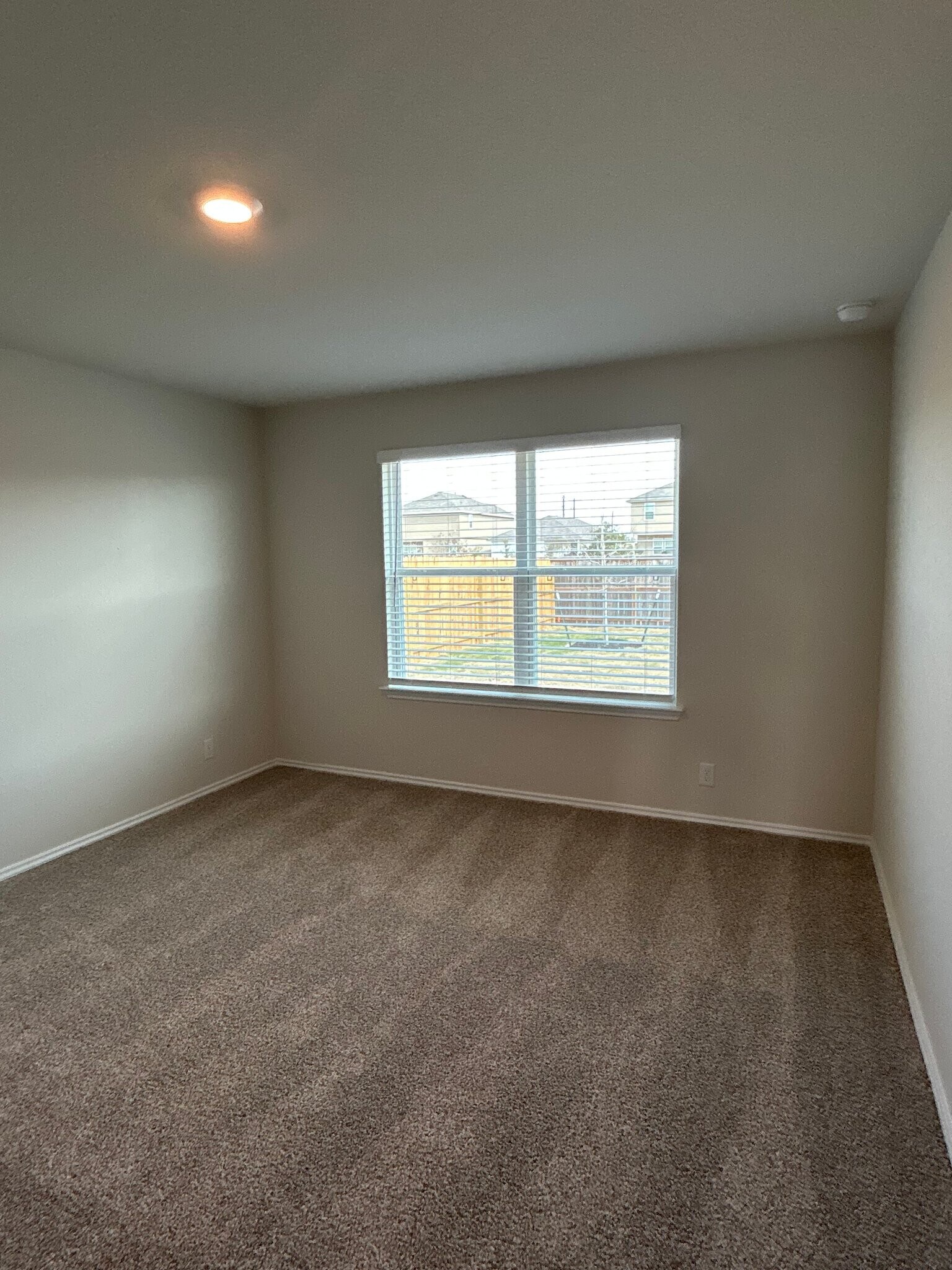 Building Photo - 13928 San Saba Fls