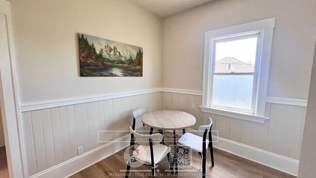 Building Photo - Large top floor 3 bedroom fully furnished walking distance to UC Berkeley Campus!