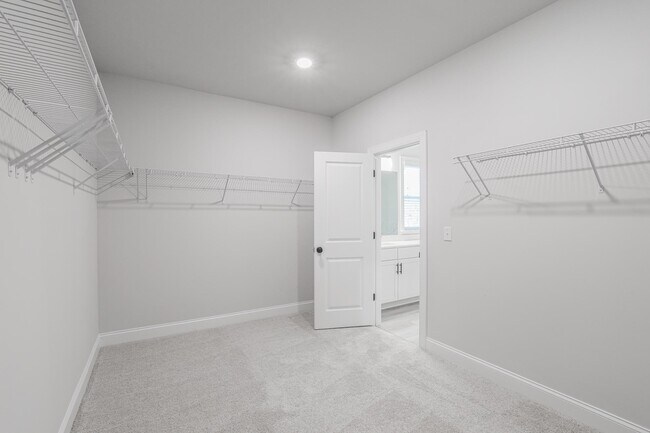Building Photo - 131 Vivian Ln