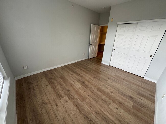 Building Photo - Spacious Condo in the Heart of Aurora