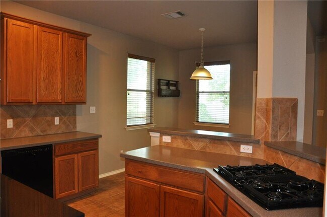 Building Photo - 507 Las Colinas Dr