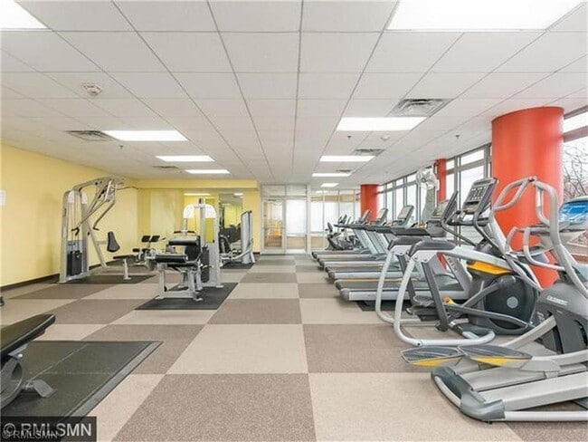 Building Photo - 929 Portland Ave