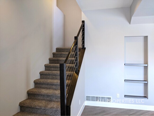 Building Photo - 123 E Bayaud Ave