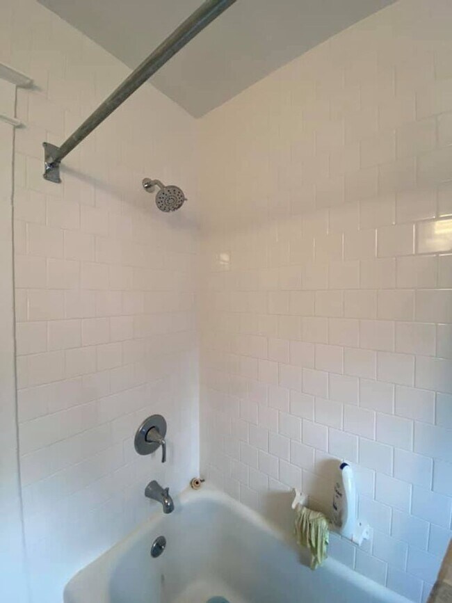 Building Photo - Beautiful 5 Bedroom Single Family Home in Silver Spring!