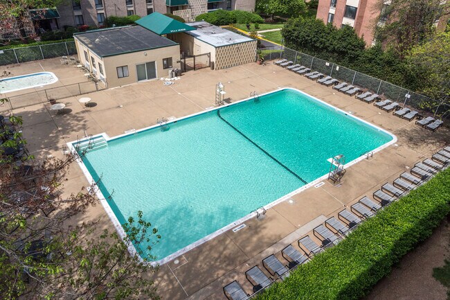 Pool - 6143 Leesburg Pike