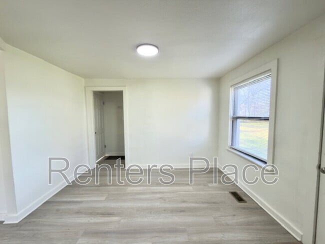 Building Photo - 5736 S Quincy Pl