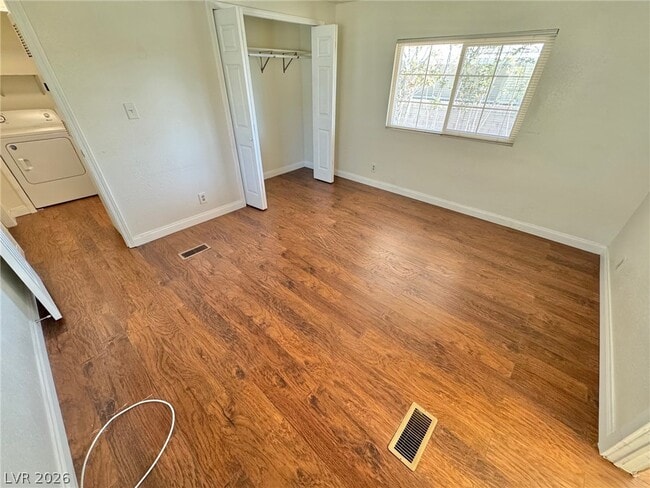 Building Photo - 5239 Ocala Ln