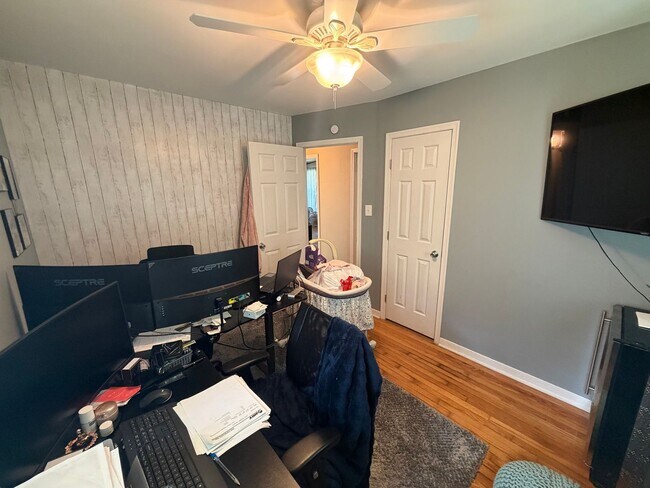Building Photo - 7715 Durvin Dr