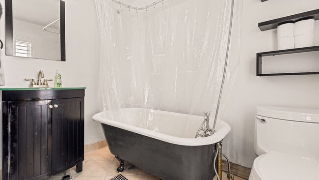 Building Photo - 27 S Oakland Ave