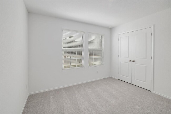 Building Photo - 105 Arbordale St