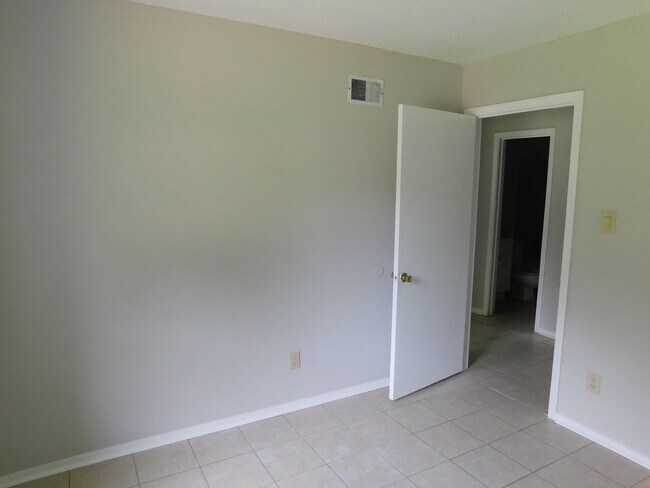 Building Photo - ****JUST REDUCED****1969 Dorchester Drive ...