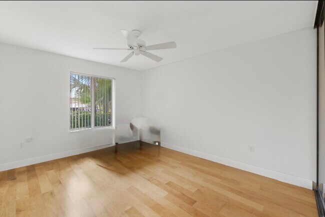 Building Photo - 187 Harbourside Cir