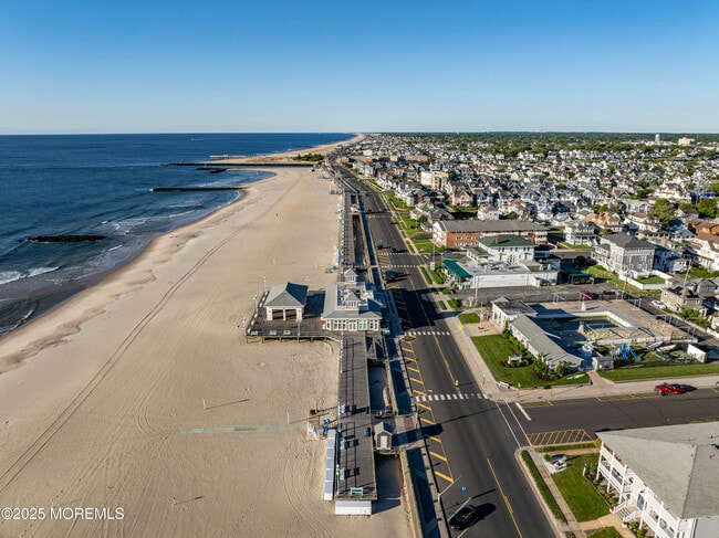 Building Photo - 39 East End Ave