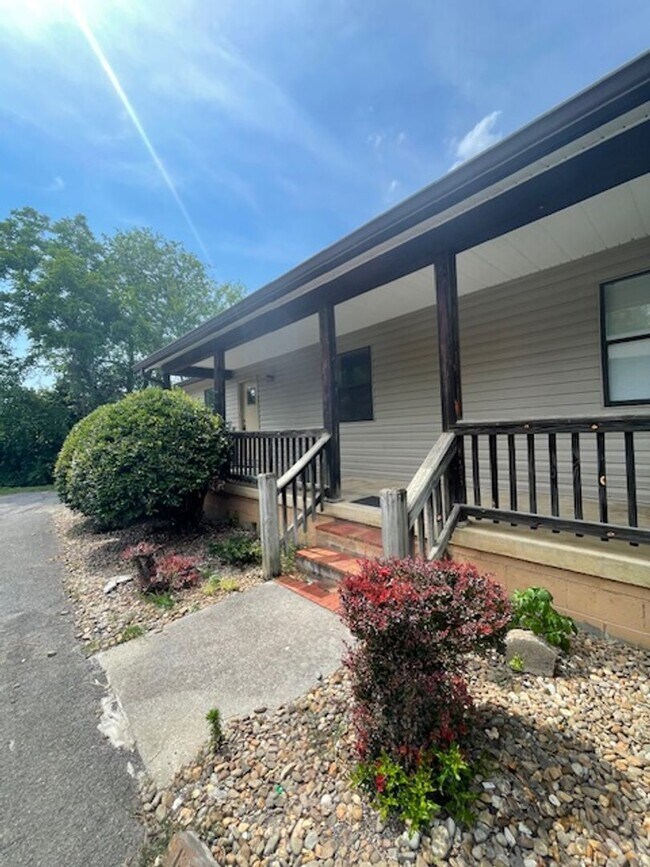 Alcoa City Schools 2 bedroom 2 bath call ... - Alcoa City Schools  2 bedroom 2 bath call ...