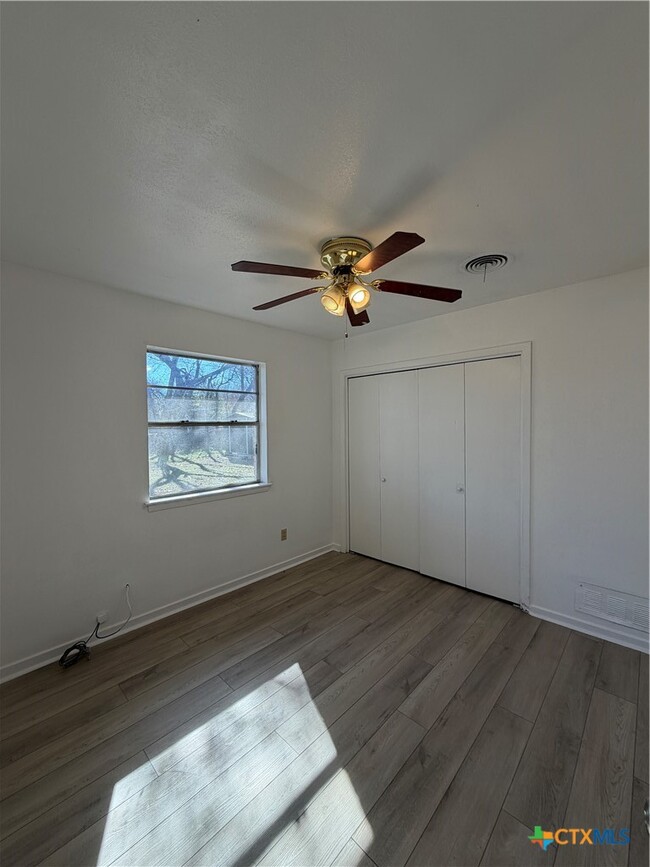 Building Photo - 1102 S Ann Blvd