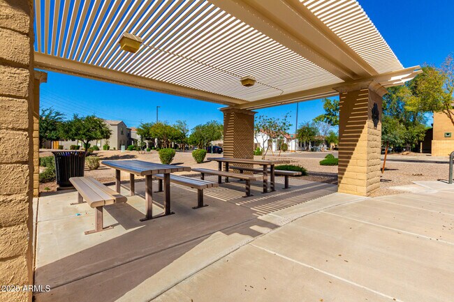 Building Photo - 1692 S Parkcrest Ct