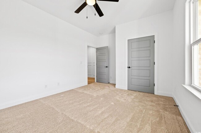 Building Photo - 506 War Eagle Ct