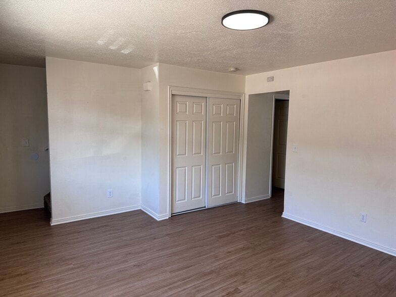 Building Photo - 1392 N 260 W