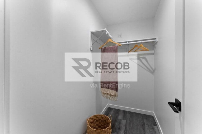 Building Photo - 8353 Ivory Coast Dr